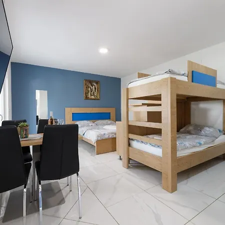 Rosmarin - Family Friendly, Beachfront *