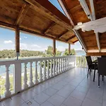 Rosmarin - Family Friendly, Beachfront Apartamento *