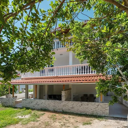 Rosmarin - Family Friendly, Beachfront アパート