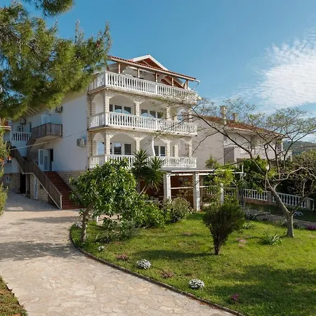 アパート Rosmarin - Family Friendly, Beachfront