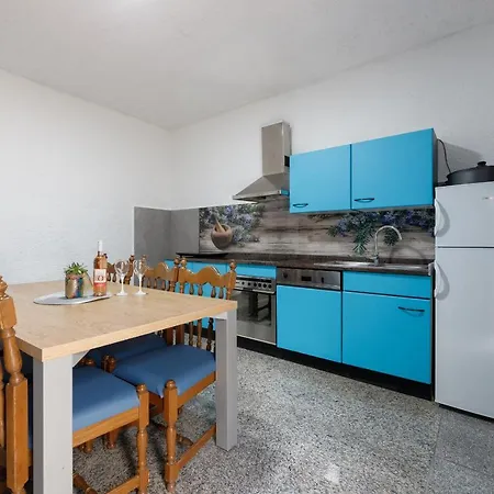 Rosmarin - Family Friendly, Beachfront