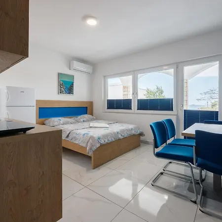 Rosmarin - Family Friendly, Beachfront