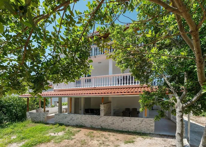 Rosmarin - Family Friendly, Beachfront Apartamento