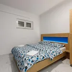 Rosmarin - Family Friendly, Beachfront Appartement Pašman