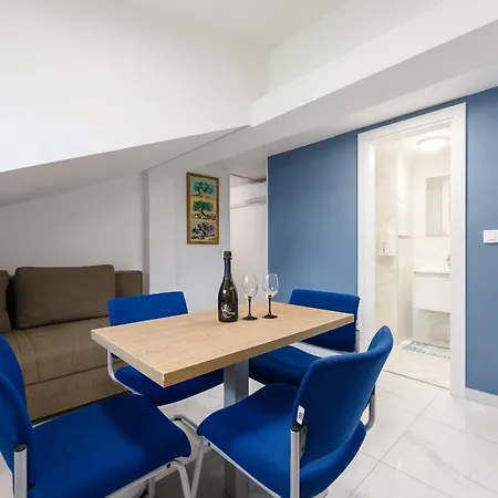 Rosmarin - Family Friendly, Beachfront * Pašman
