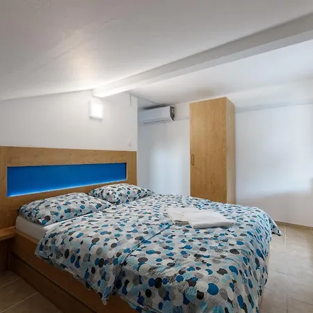 Rosmarin - Family Friendly, Beachfront Pašman