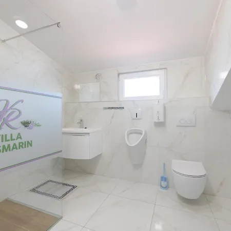 Rosmarin - Family Friendly, Beachfront