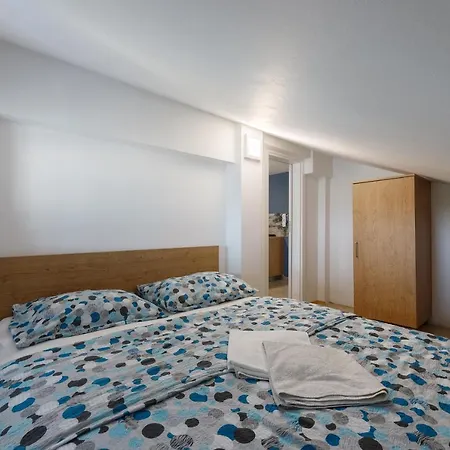 Rosmarin - Family Friendly, Beachfront Apartment *