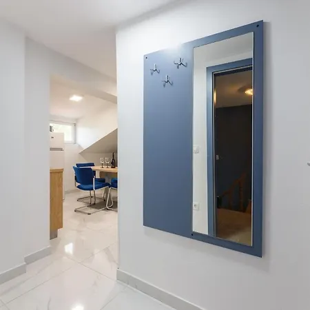 Apartment Rosmarin - Family Friendly, Beachfront Pašman