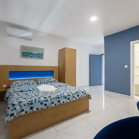 Rosmarin - Family Friendly, Beachfront