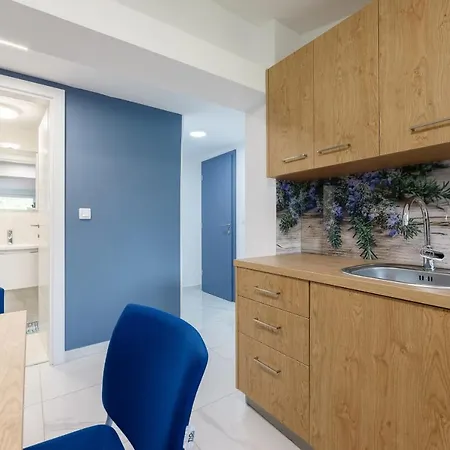 Apartment Rosmarin - Family Friendly, Beachfront *