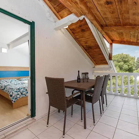 Rosmarin - Family Friendly, Beachfront Pašman