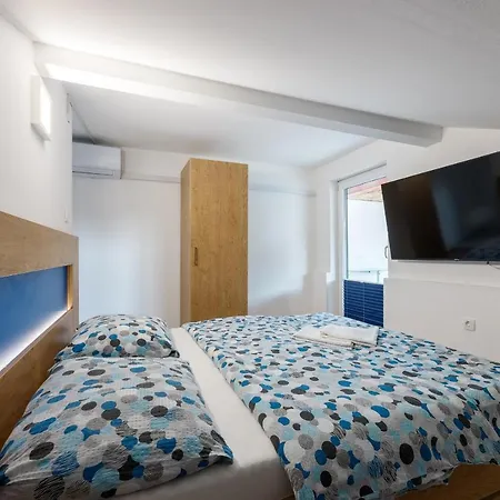 Rosmarin - Family Friendly, Beachfront
