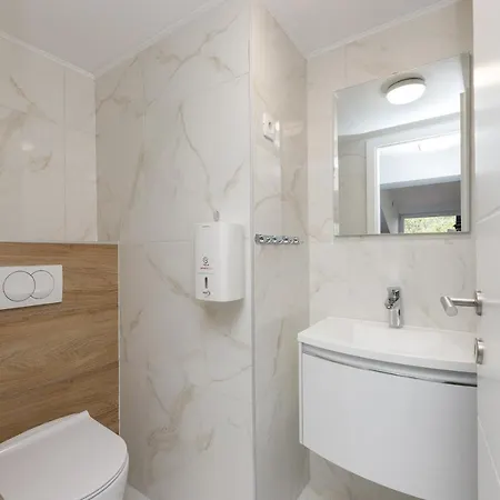 Apartment Rosmarin - Family Friendly, Beachfront Pašman