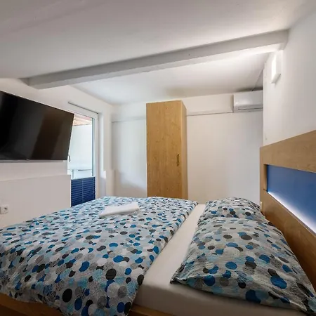 Apartment Rosmarin - Family Friendly, Beachfront