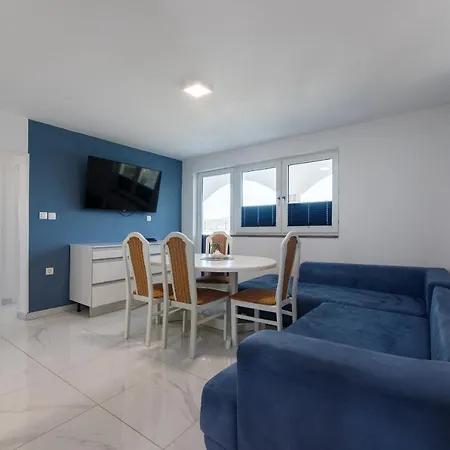 Rosmarin - Family Friendly, Beachfront * Pašman