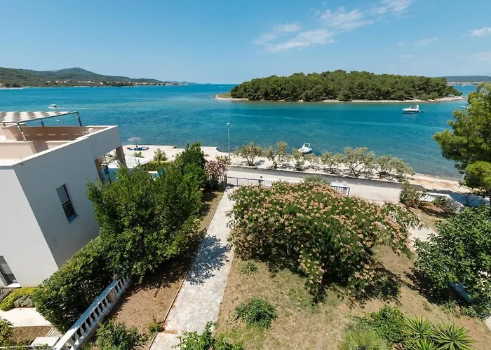 Rosmarin - Family Friendly, Beachfront Pašman