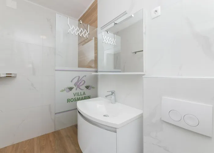 Rosmarin - Family Friendly, Beachfront
