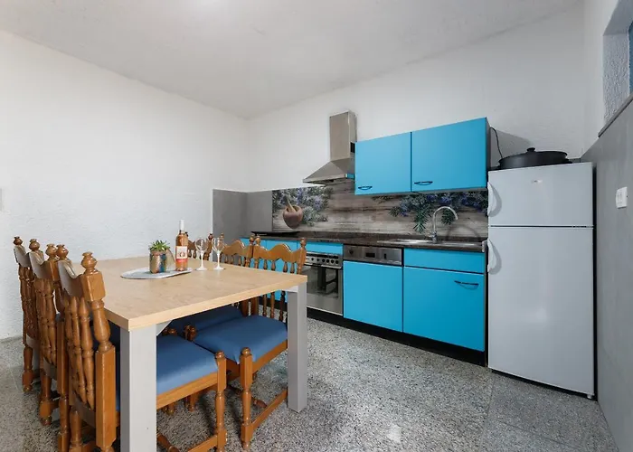 Rosmarin - Family Friendly, Beachfront